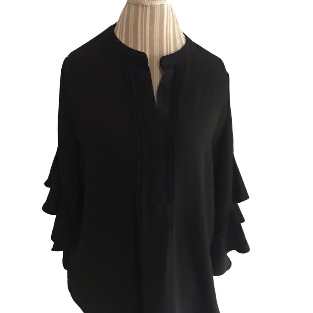 COPY - Chicos size 3 (extra large) beautiful blouse with ruffle accents at slee…